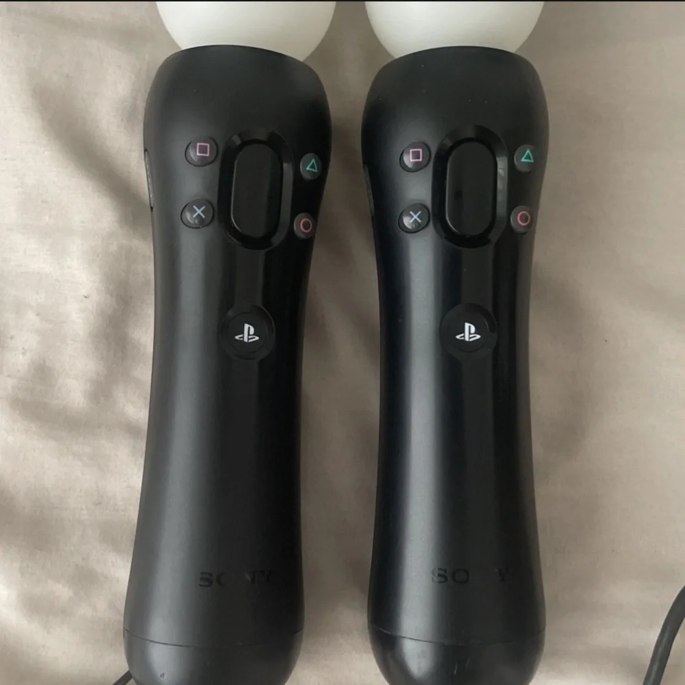 Ps4 VR and comes with 2 games